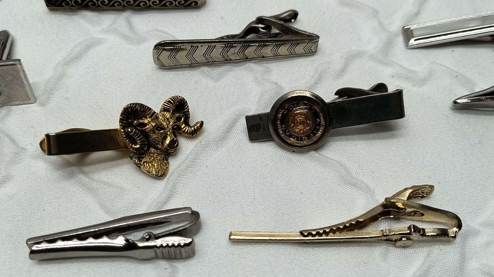 Vintage Tie Tacks Tie Bar Clips Cuff Links Lot Gold & Silver Tone 120 + Pieces