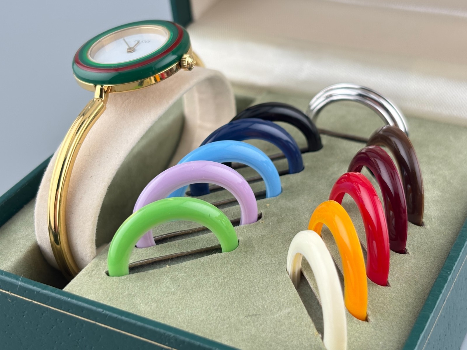 [Near Mint W/Box] Gucci Change Bezel 11/12 Women Watch Gold 12 Colors Auth