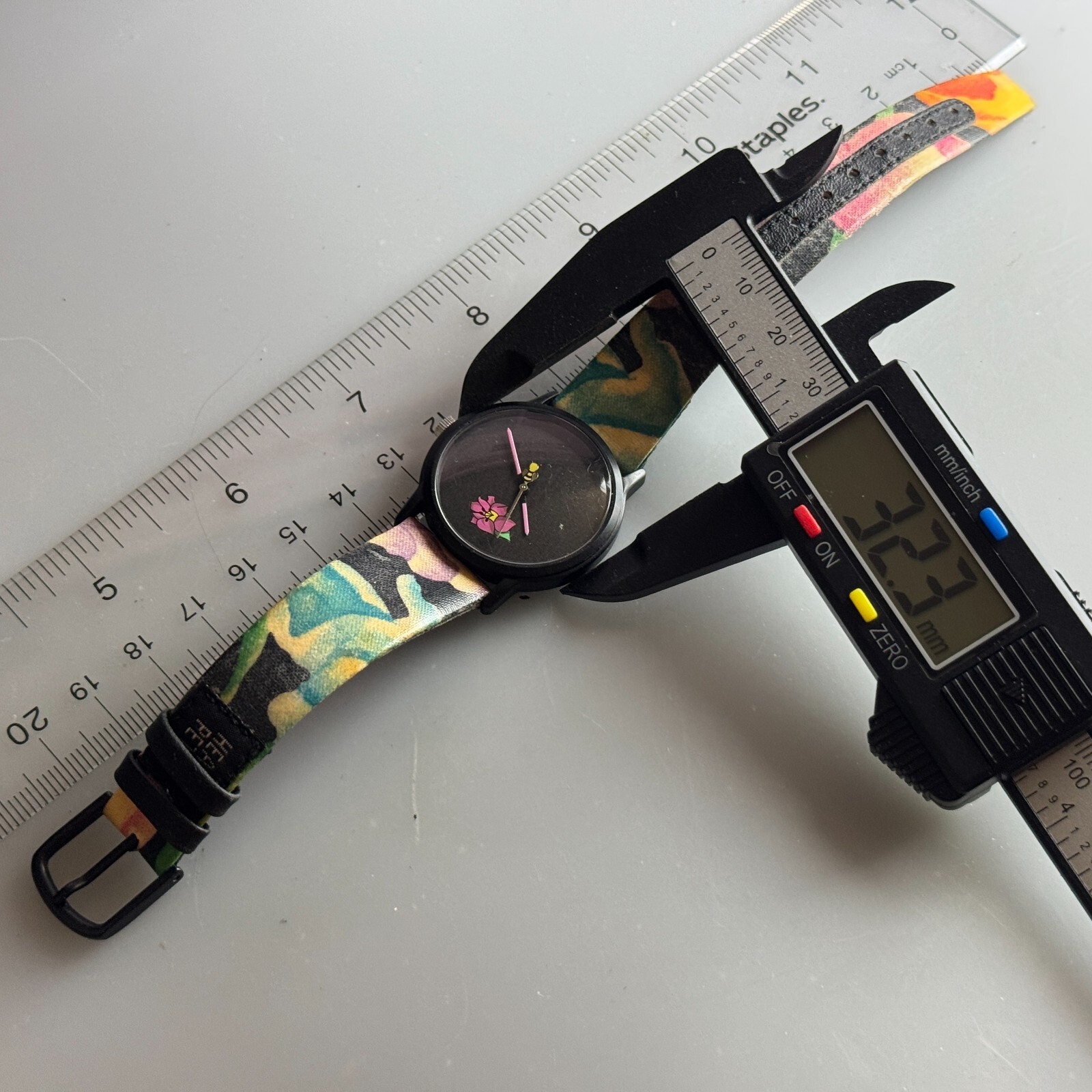 VTG Timex Quartz Watch Heavy Petal Unisex Black Resin Flower Analog New Battery