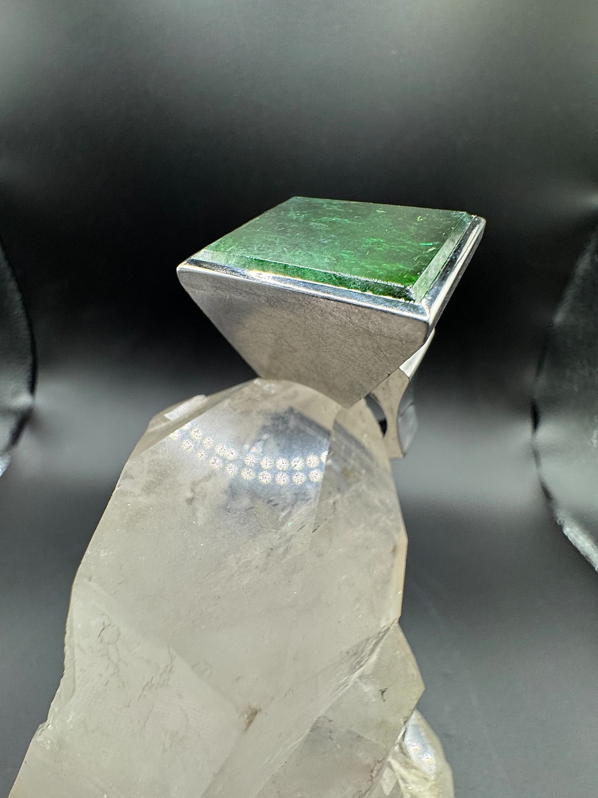 750 Tourmaline Ring in 18ct White Gold with Impressive Tourmaline