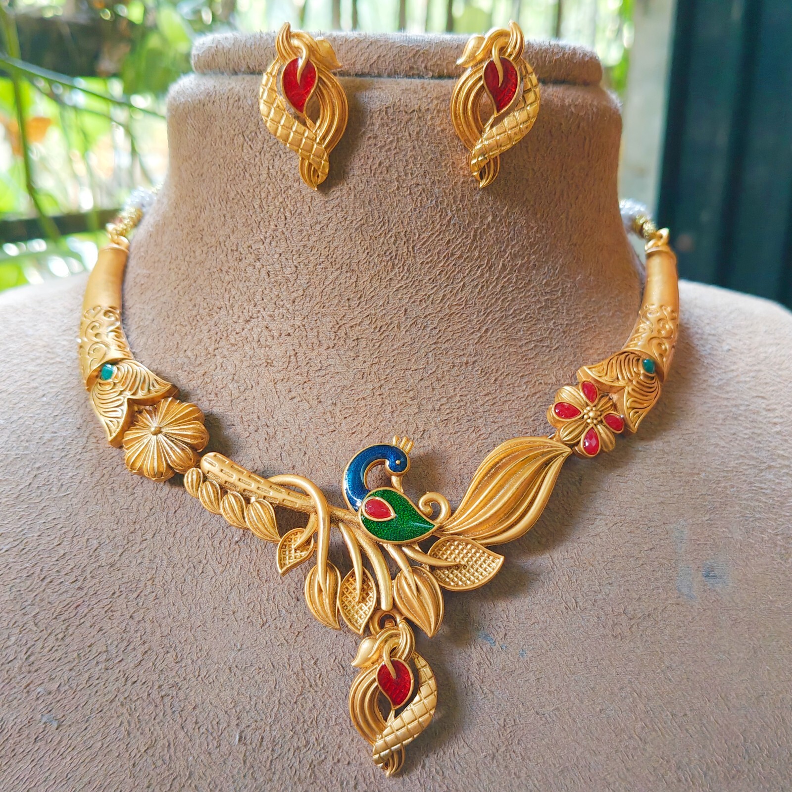 Beautiful 22K Gold Plated Bollywood Jewelry Ethnic Wedding Necklace Earrings Set