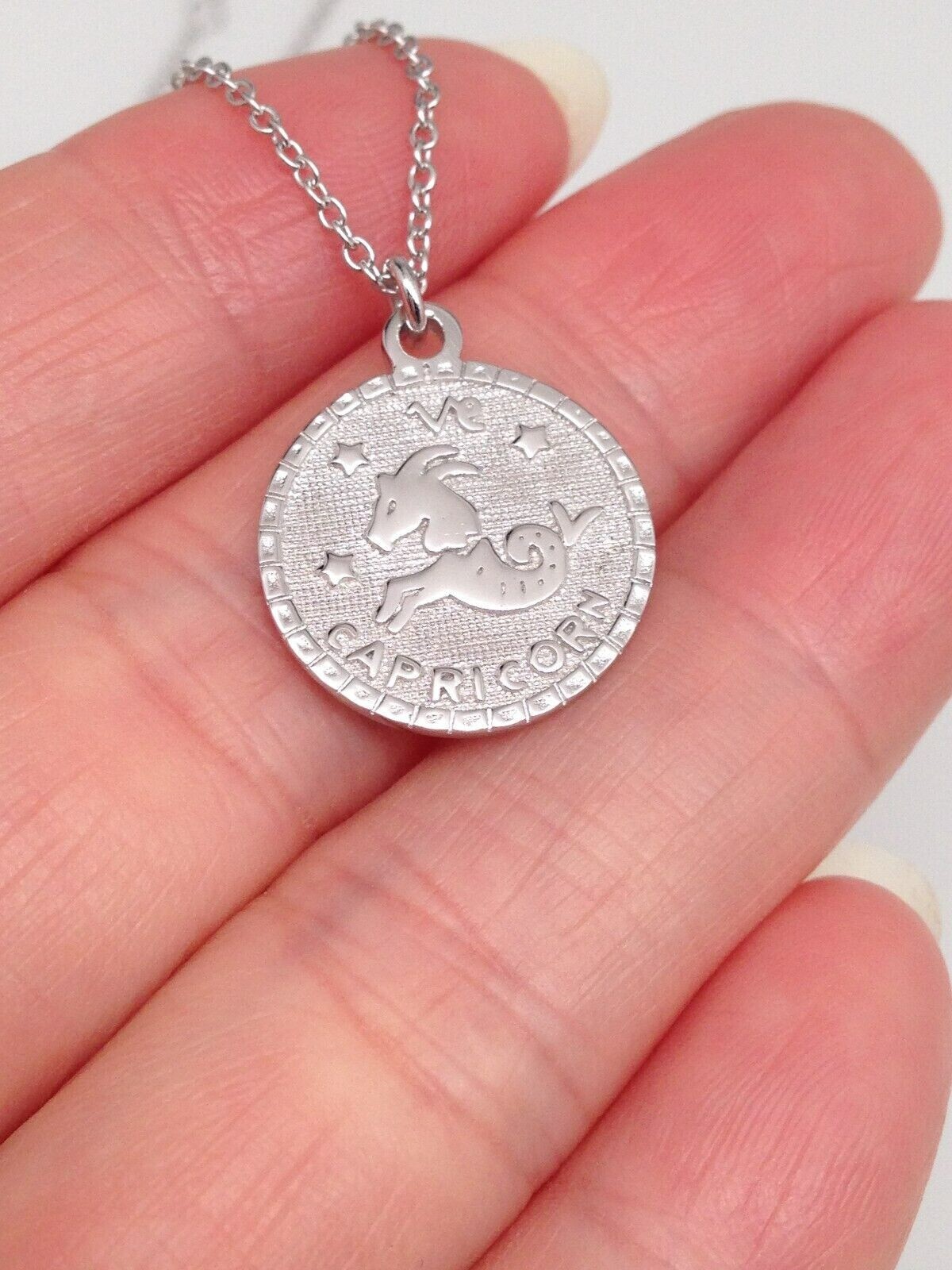 925 Sterling Silver Round Zodiac Capricorn Pendant Necklace Women 15mm 16-18″