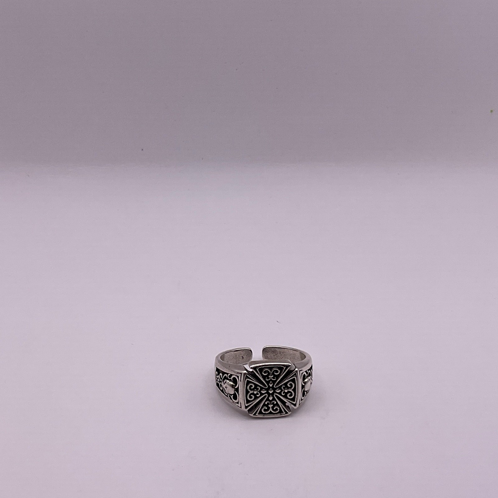 Gothic Maltese Cross Signet Ring Size 9 Vintage Oxidized Silver Tone Filigree