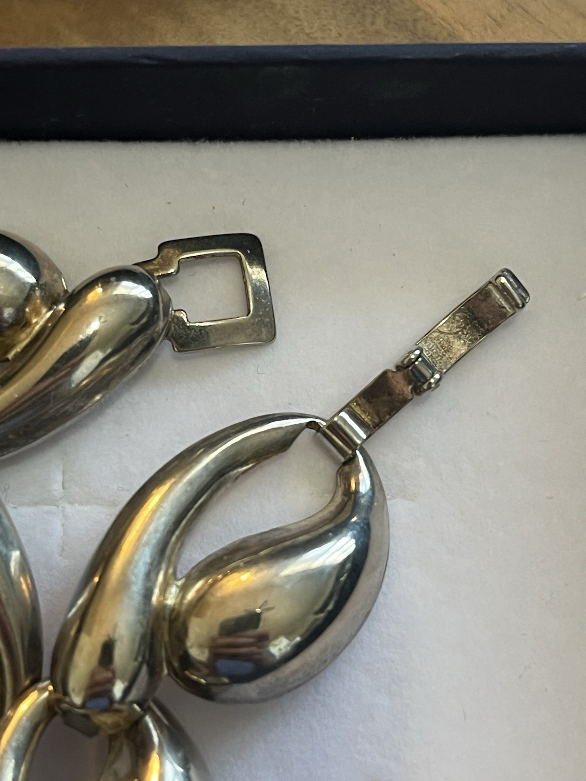 Vintage Silver Tone Sculptural Wave Link Bracelet with Fold-Over Clasp | 7.5″