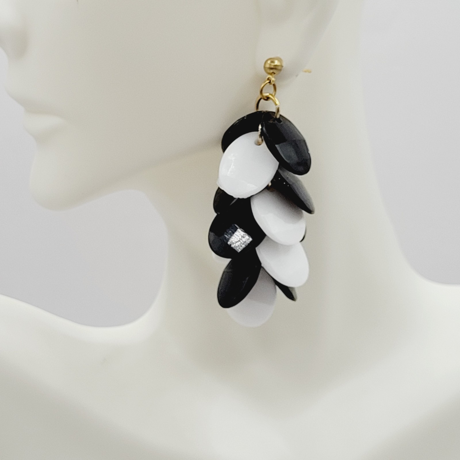 Black and White Flat Faceted Disc Dangle Long Cha Cha Style Vtg Pierced Earrings
