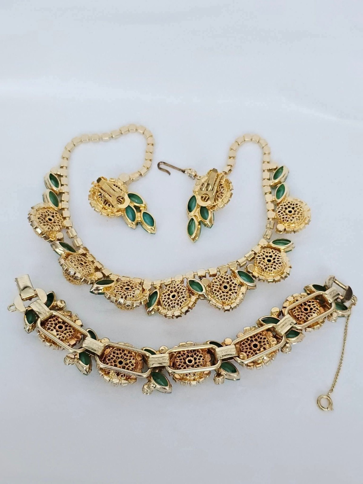 Vintage Verified JULIANA Green Peking Glass Bracelet Necklace Earrings Set