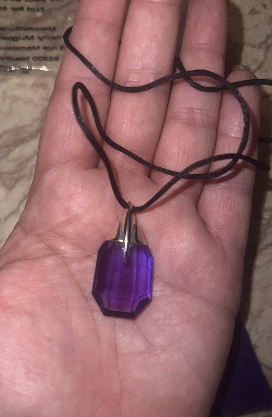 Rare Thierry Mugler Alien Perfume GWP Purple Talisman Pendant Necklace Crystal