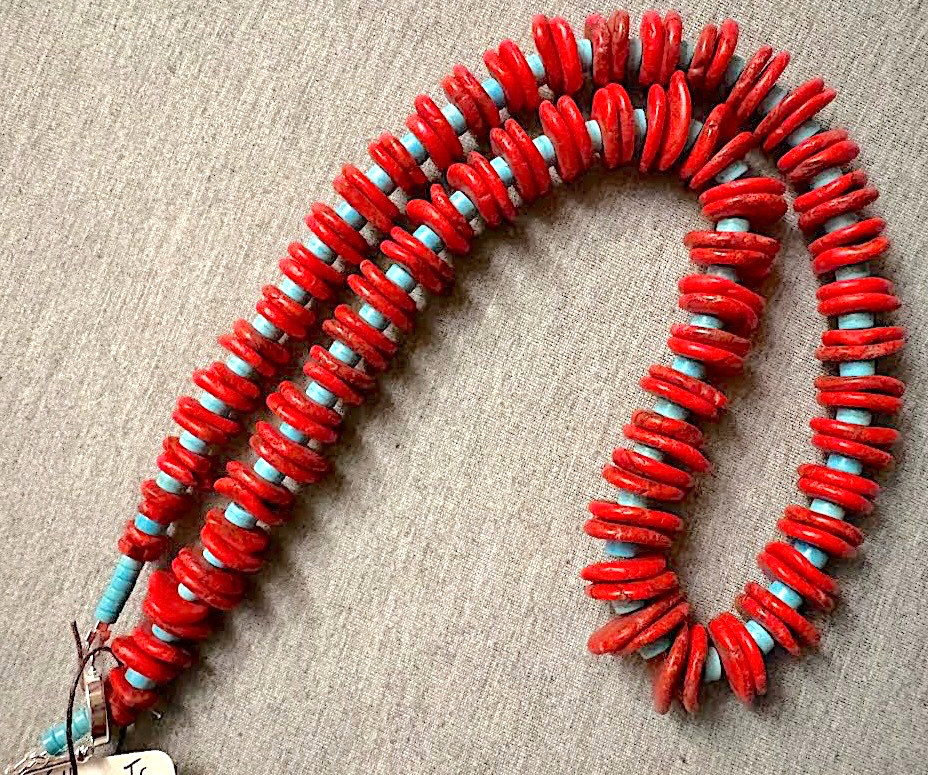 Graduated Red Magnesite Turquoise/Turquoise/25″/Gemstone Necklace (MTT-25)