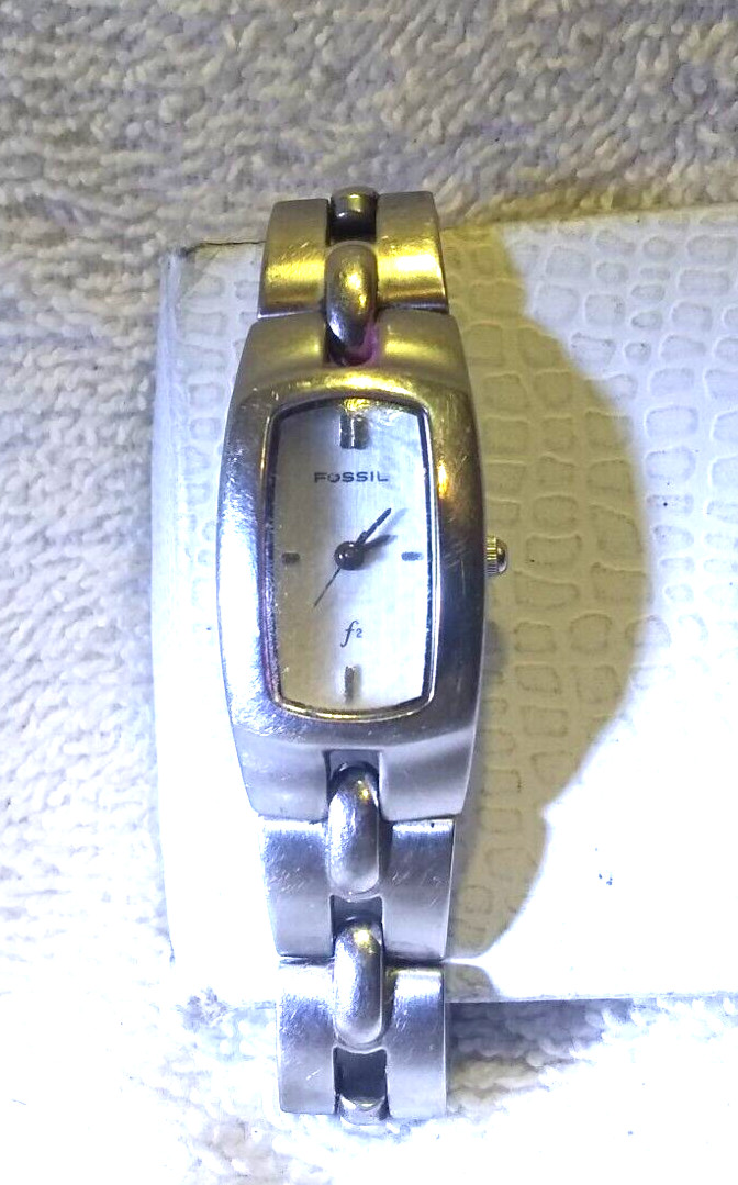 Fossil F2 ES-9833 Quartz Watch Silver Dial Stainless Bracelet Band New Bat Good