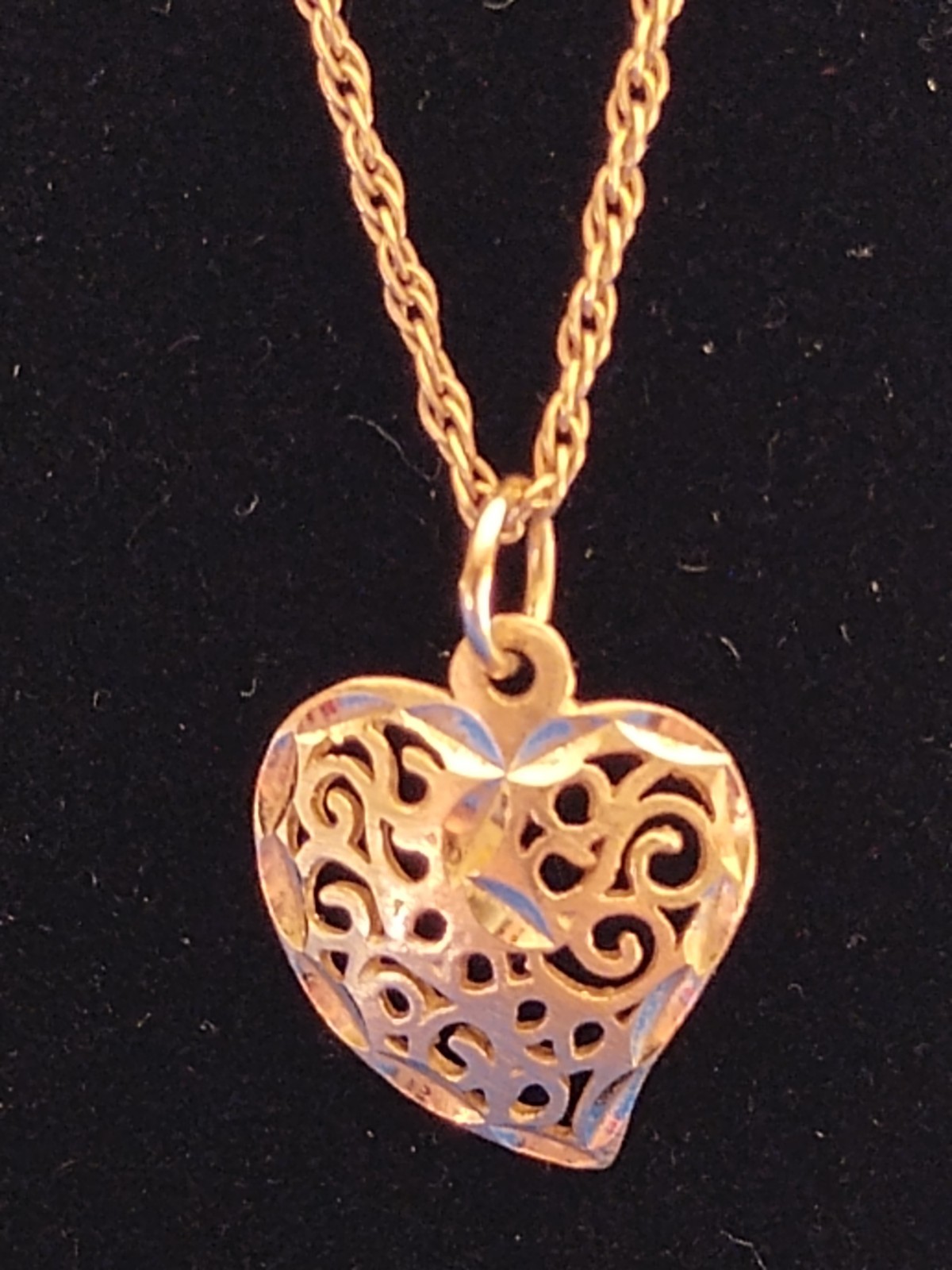 14k Gold Chian. 14 inches long, Heart Pendent 4.3 grams