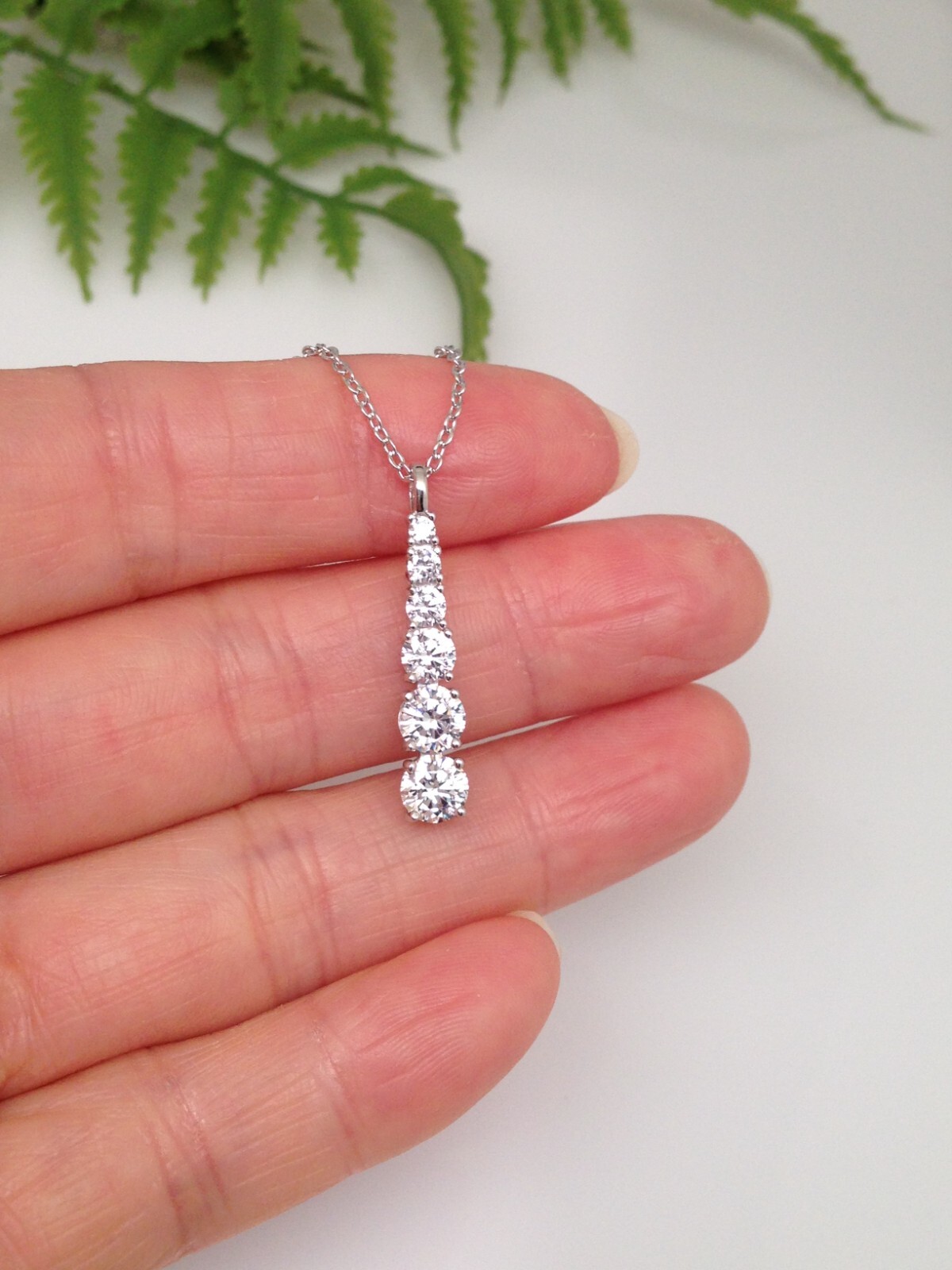 925 Sterling Silver Graduated CZ Bar Pendant Necklace Vertical 22.5mm 18″ Women