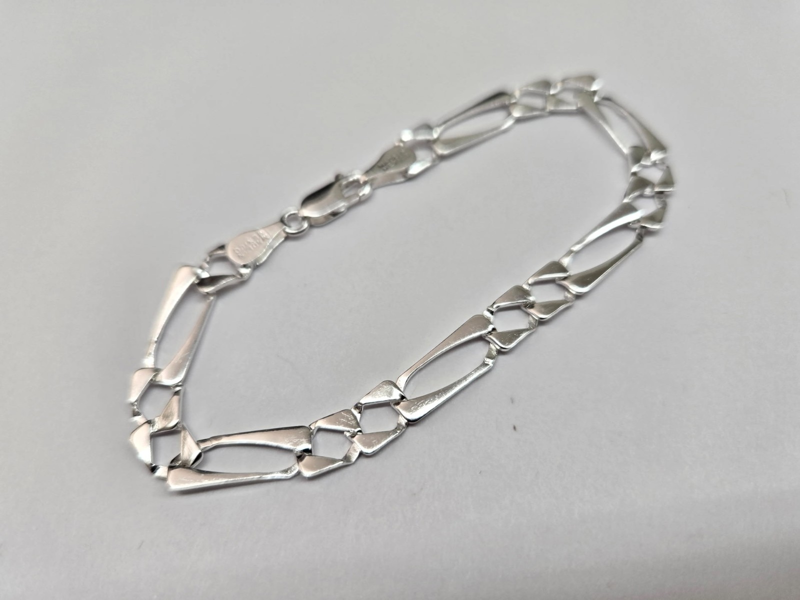 925 Sterling Silver Figaro Flat Link Bracelet 6mm, 7″ to 7.5″ Long