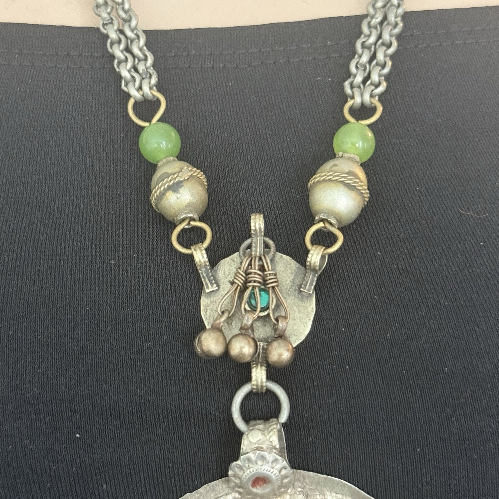 Silver Tone Rope Chain Statement Necklace Round Charm Pendant Red/Green Tassel