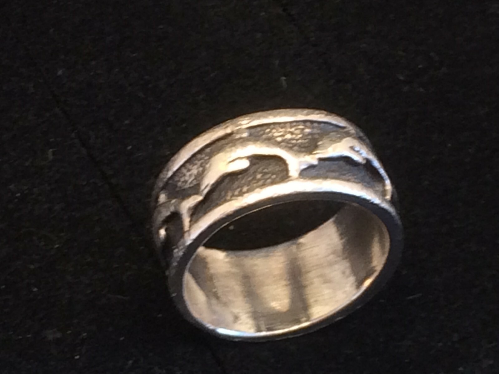 Solid Silver Ring Ring 925 Hallmarked Dolphins Silver 9.27g 19mm Internal Dimension