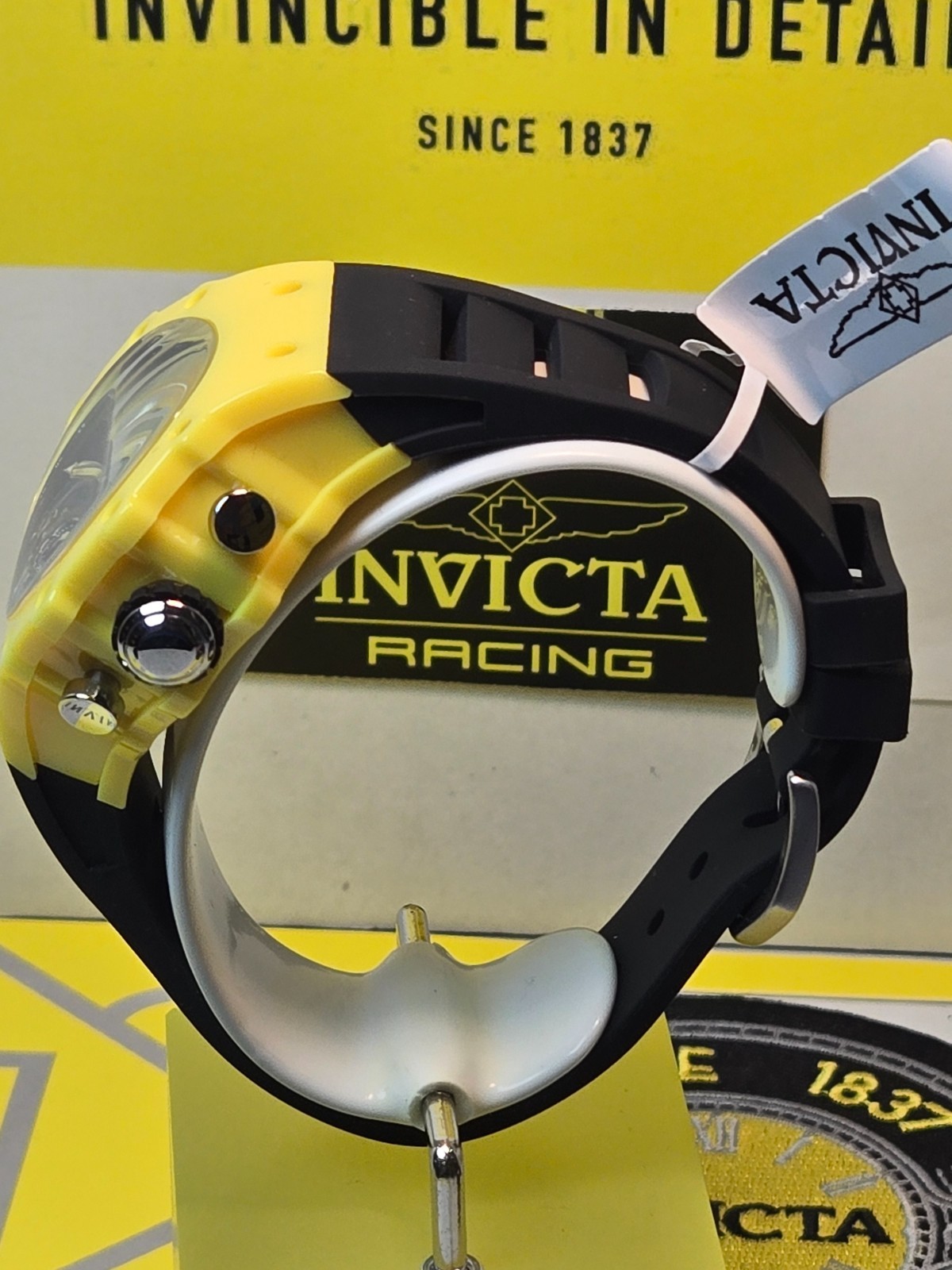 Invicta Racing Valyron Mens Watch 41mm Yellow & Black w/ Black Racing Dial NEW!!