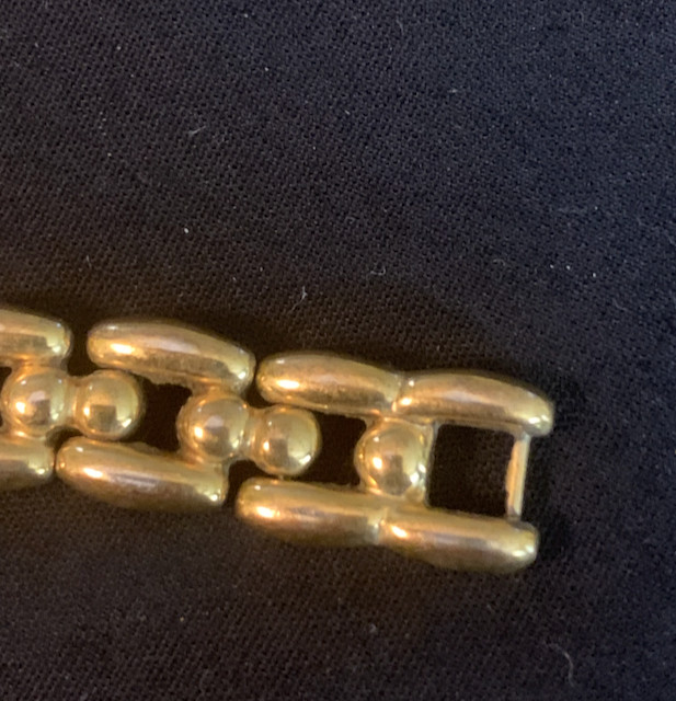 Citizen Ladies Gold-tone Watch w Link-bracelet-style band, circa 1985- 1995