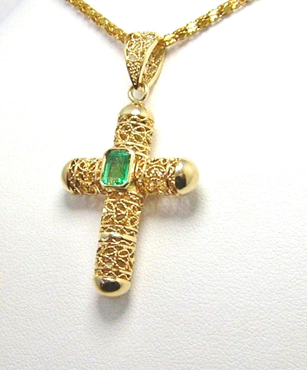 Colombian Emerald Filigree Cross Pendant Square Shape 0.85 Cts 18K Gold Fine Muz