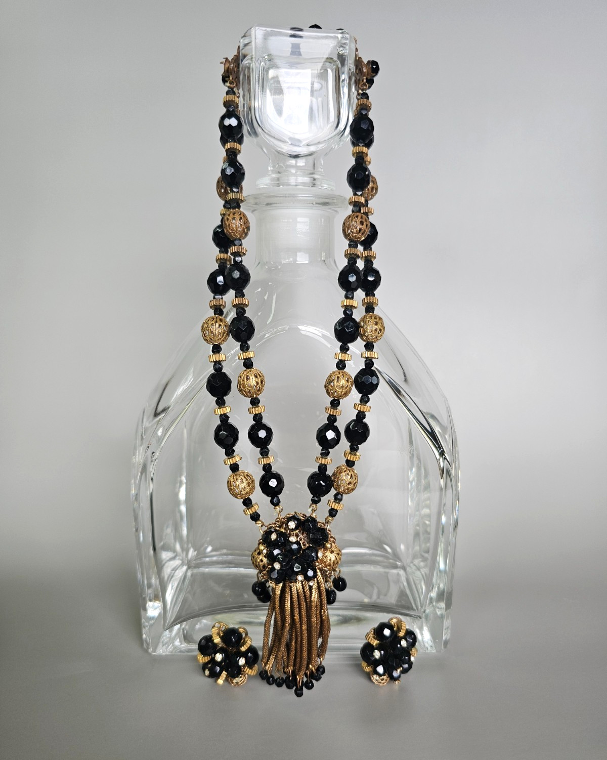 VTG Black Faceted Bead Gold Filigree Tassel Pendant Necklace Clip Earring Set