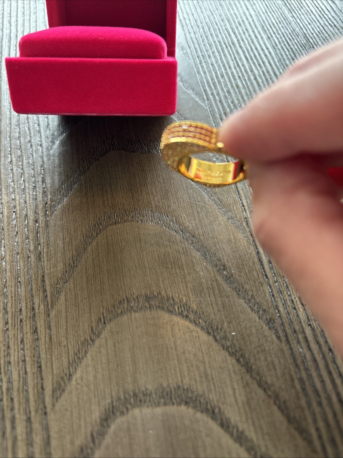 KURT GEIGER LONDON GOLD TONE PAVE HEART BAND RING IN PINK 8 New In Box