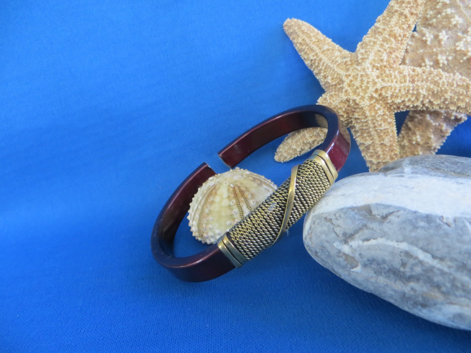 AFRICAN JEWELRY KENYA HAND-CRAFTED CLAD WHITE METAL AND BRASS WIRE BRACELET A