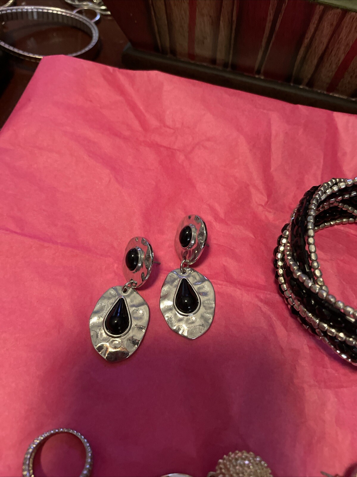 Lot Of Jewelry / Earrings , Rings, Bracket