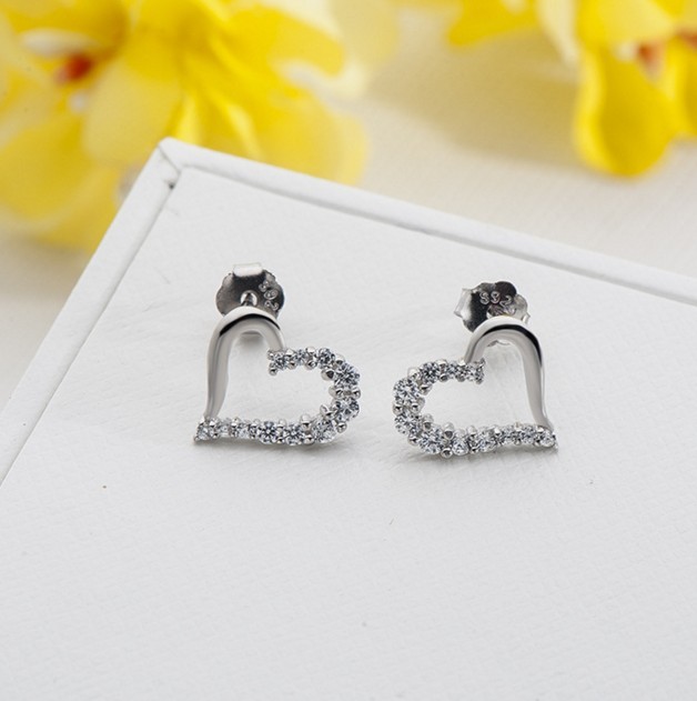 925 Sterling Silver Rose Gold Silver Tone Pave CZ Heart Shaped Stud Earrings I47