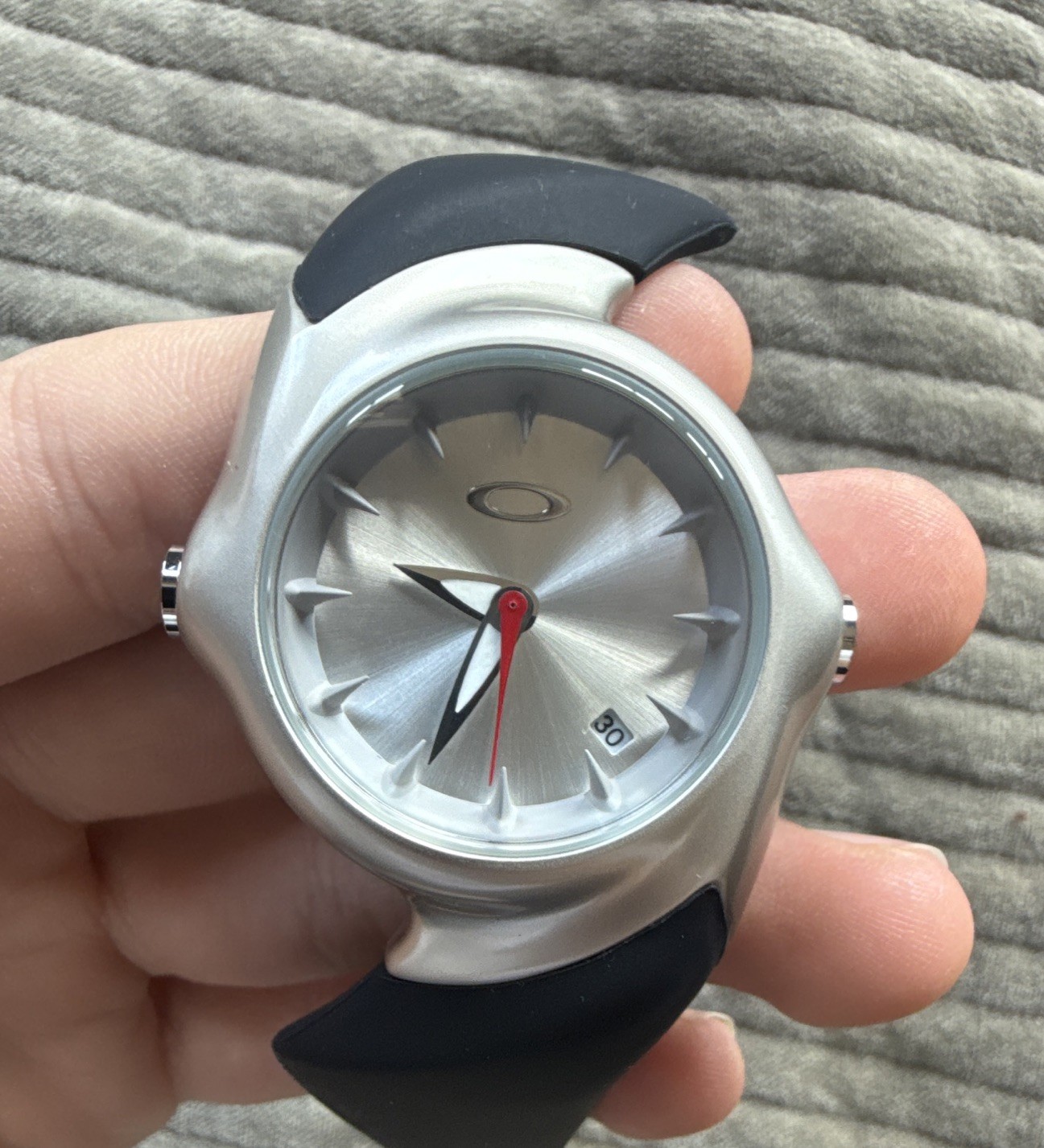Oakley Crush Analog Quartz Watch Silver Sunburst Dial Black Rubber Strap Date