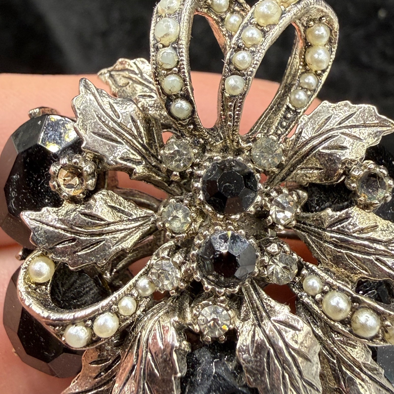 Vintage ART Rhinestone Brooch Black Silver Tone Signed