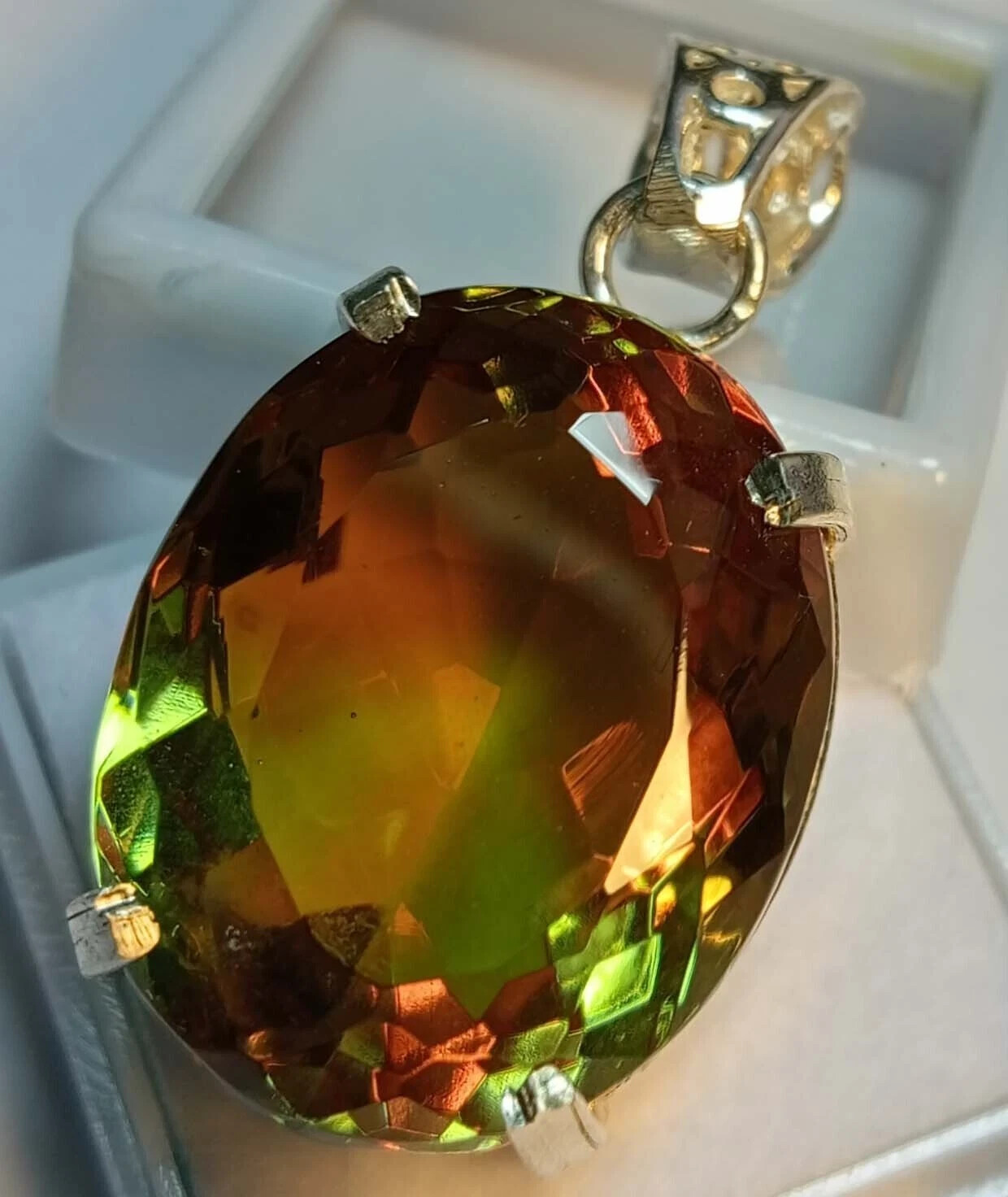 Oval Cut Pendant Alexandrite Colour Change 62-64 Ct Natural Gemstone Certified