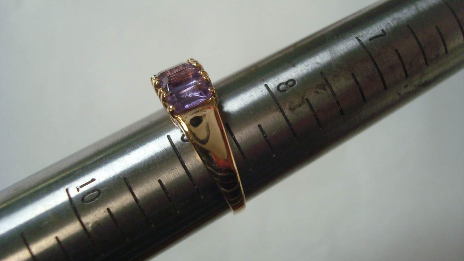 14K yg 4-Across Amethyst Ring – 3.5 Grams – Sz. 8.75 – 1.5ctw. Approx (#BBg4)