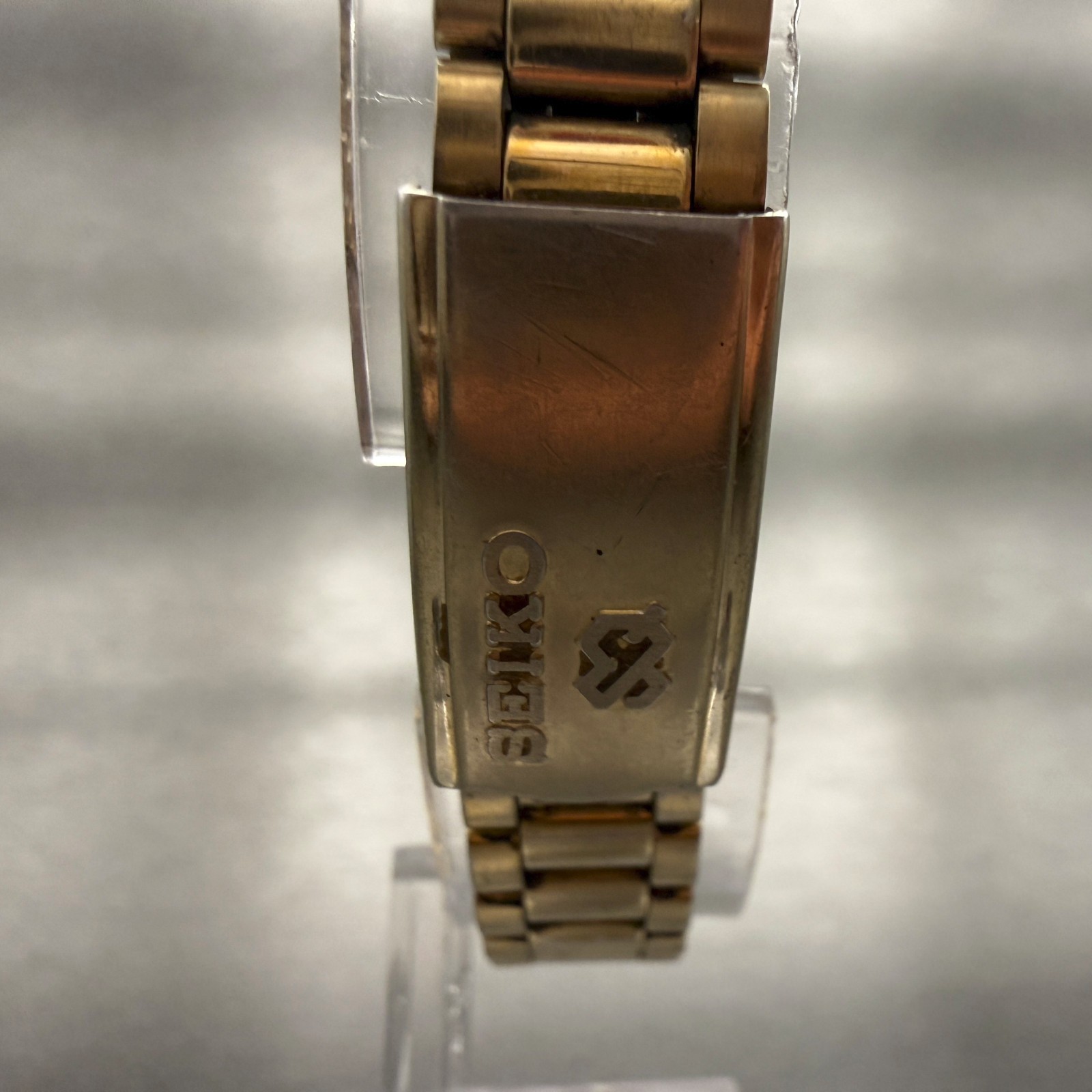 Seiko SQ Watch Women 24mm Gold Dial Gold Tone Daydate Round 3E23-0A69 New Batt