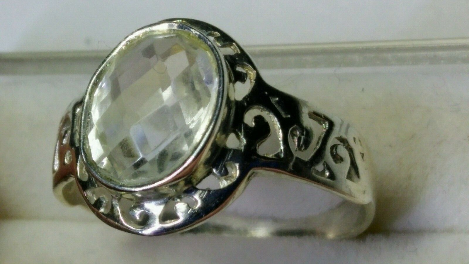 CUTE NATURAL LEMON QUARTZ IN .925 STERLING SILVER RING SIZE 9.0!