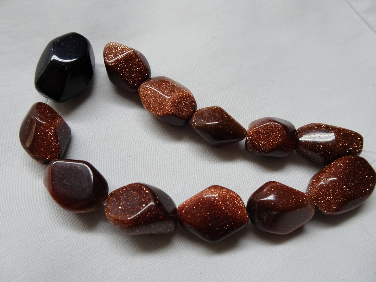 7 1/2″ Strand Goldstone Smooth Faceted Nugget 12-16mm Long Beads G35 DNG