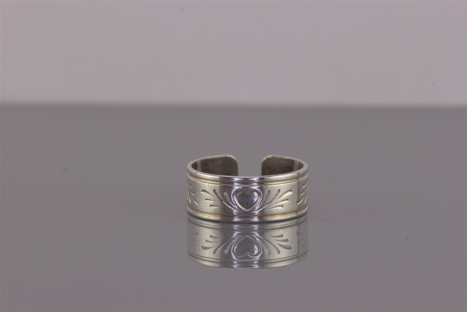 JJJ Sterling Silver 8mm Triple Carved Hearts Open Back Band Ring 925 Sz: 8