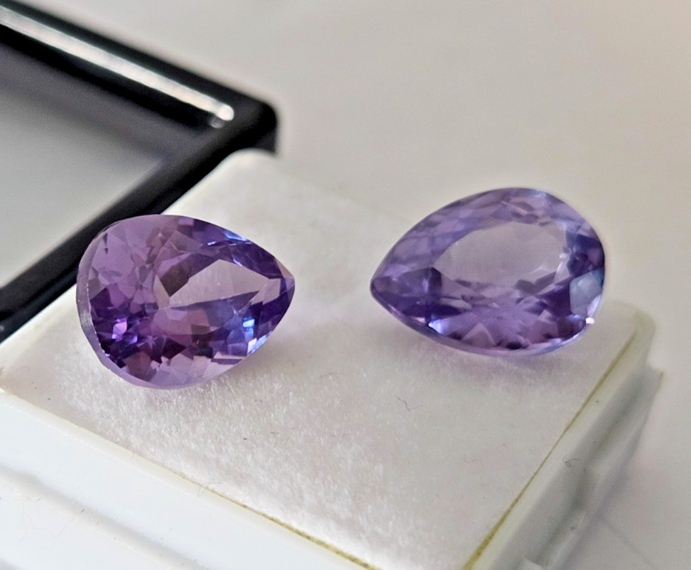 Pear Cut Alexandrite 23-24 Ct Colour Change EGL CERTIFIED Pair Gemstone FR-166