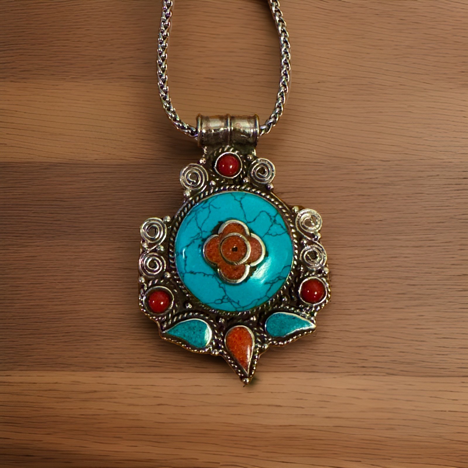 Vintage Style Handcrafted Howlite Turquoise & Coral Pendant Set In Silver 33 gr