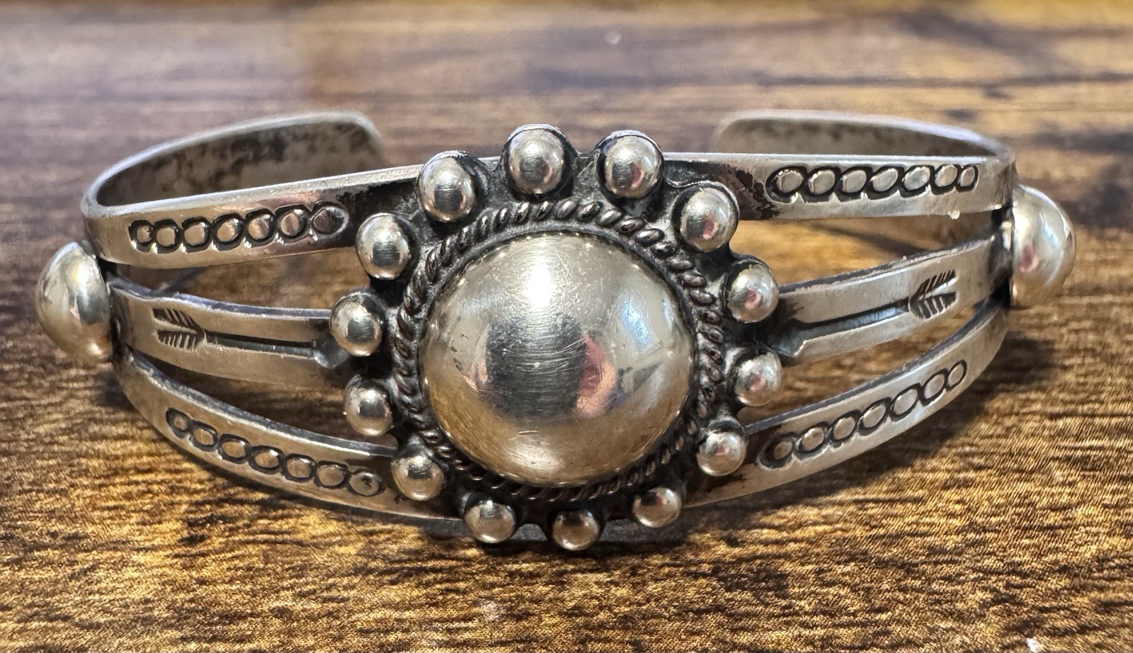 Sterling Silver Oval Dome Cuff Bracelet – Stamping – Vtg Fred Harvey Era