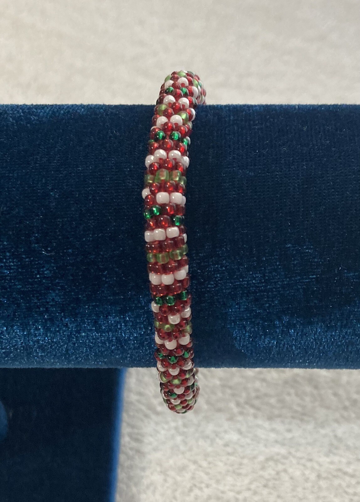 SASHKA Bracelet 8″ extended REINDEER green red white glass beads X