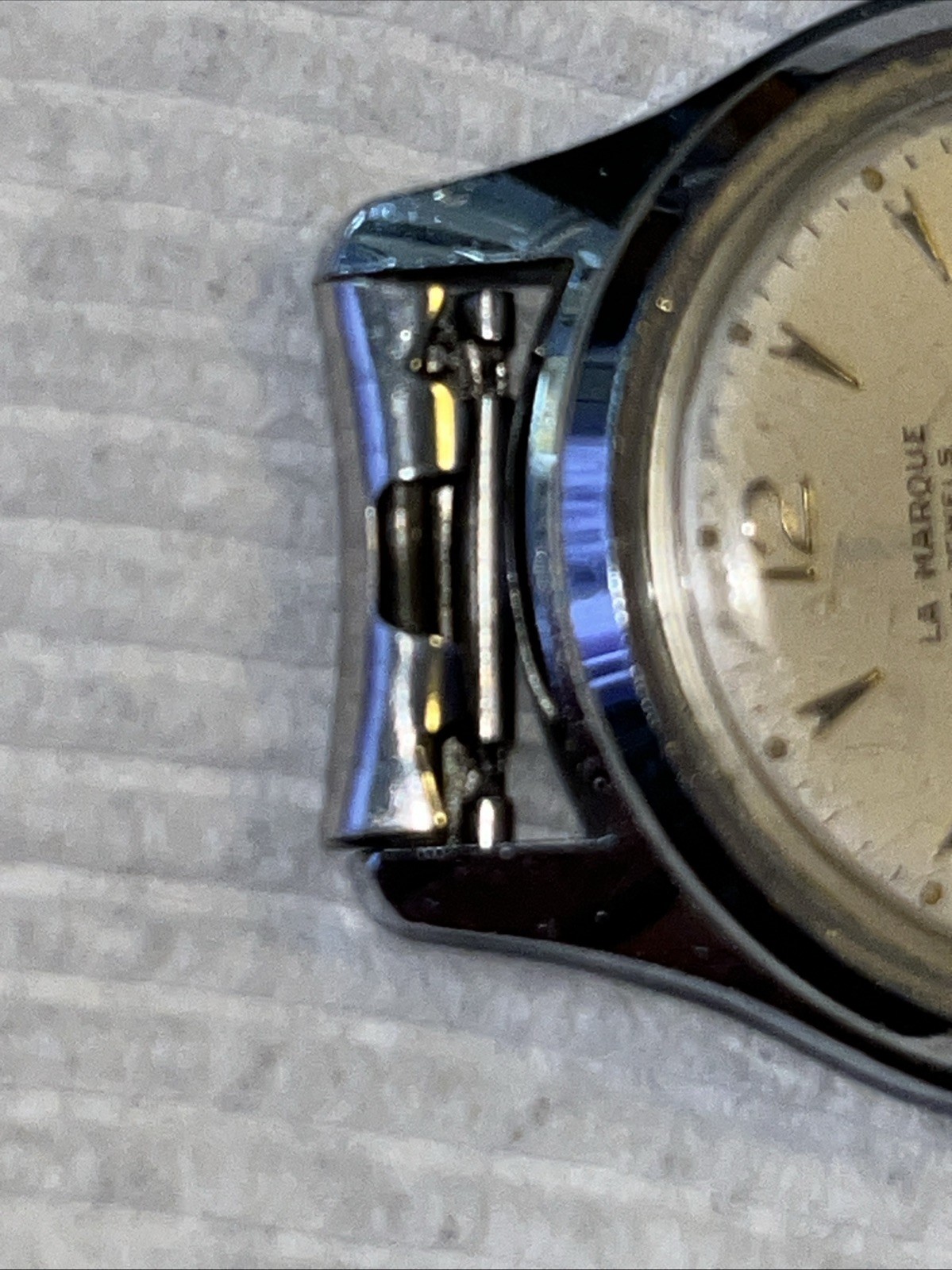 La Marque 17 Jewels Watch Unbreakable Mainspring Incabloc winds