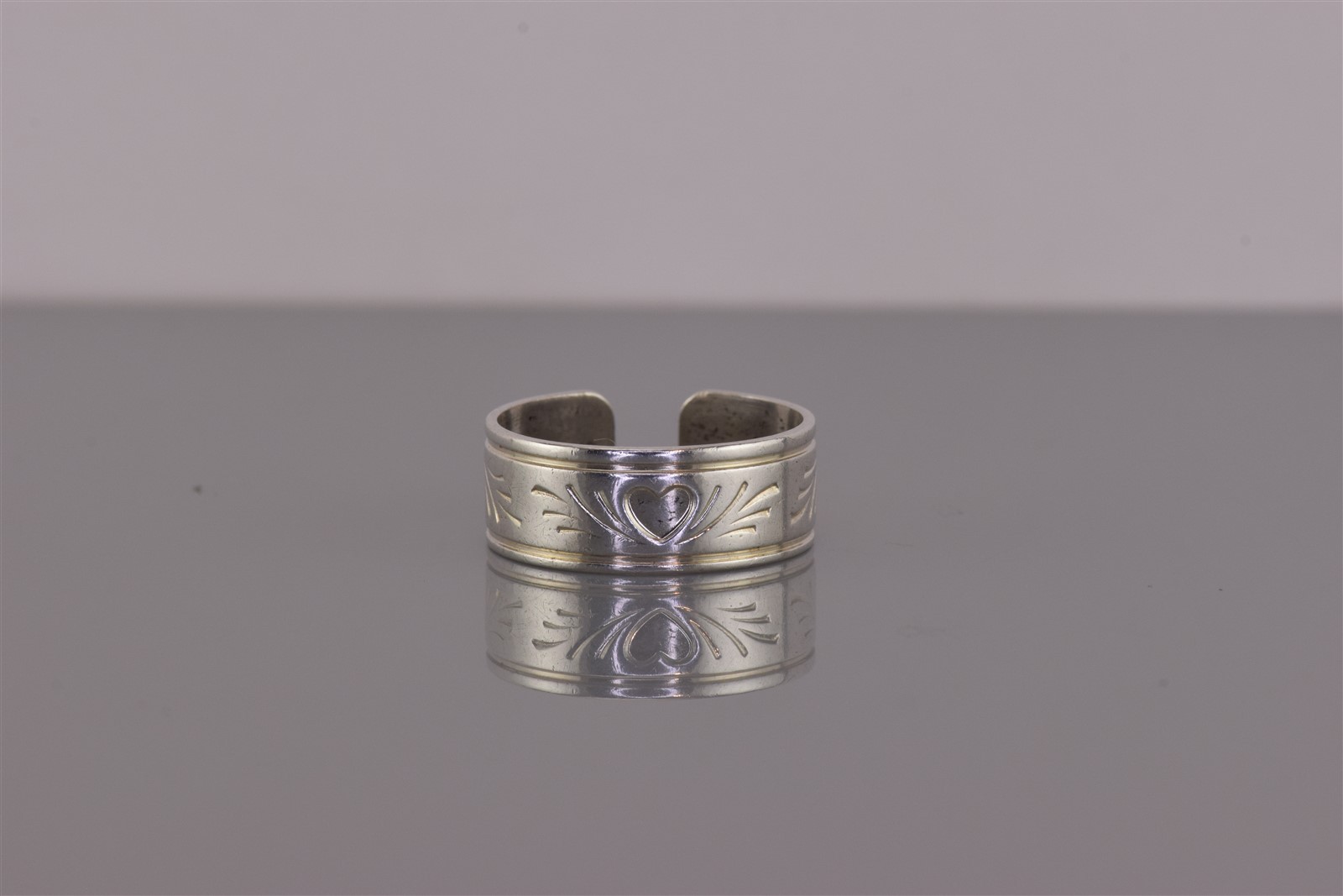 JJJ Sterling Silver 8mm Triple Carved Hearts Open Back Band Ring 925 Sz: 8