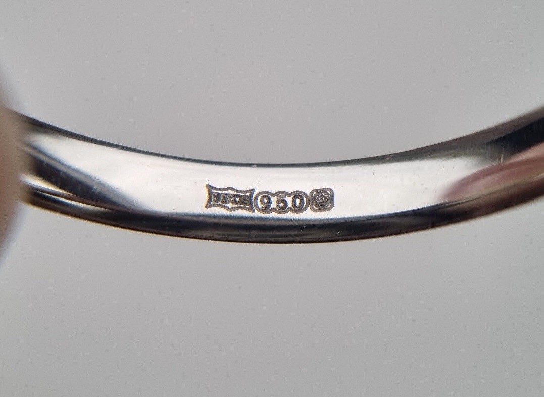 950 Palladium Hallmarked Wedding Band Ring 1.2g T 2.5mm