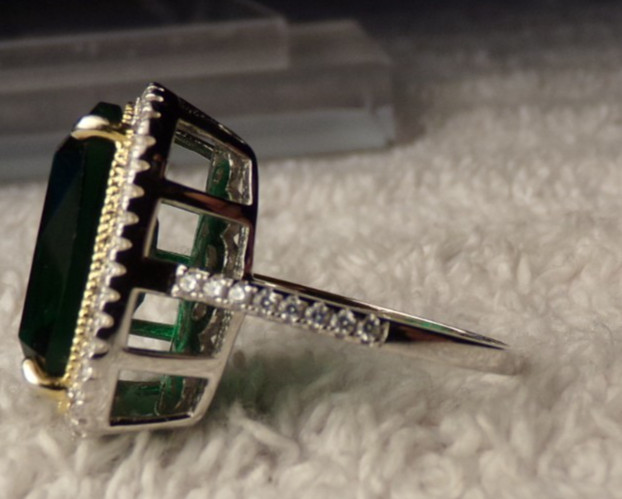 VTG FUZION CREATIONS STERLING GOLD EMERALD GREEN CZ HALO COCKTAIL RING SIZE 7 !!
