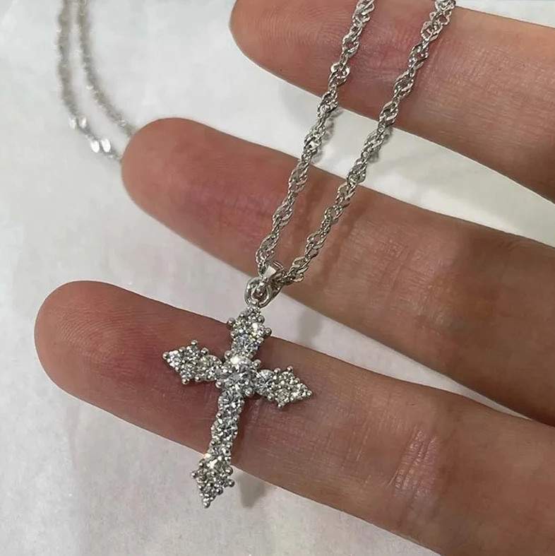 1pcs Crystal Zircon Cross Pendant Necklace – Elegant Silver Chain for Women