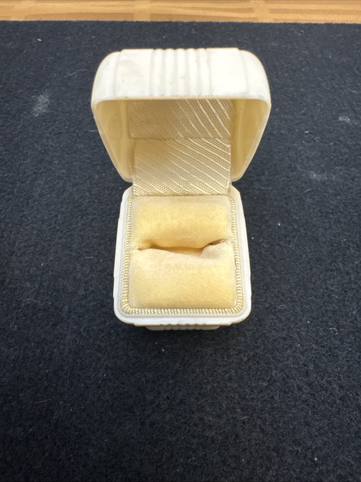 Buffalo JC Art Deco Celluloid Antique Ring Box Faux Ivory EUC