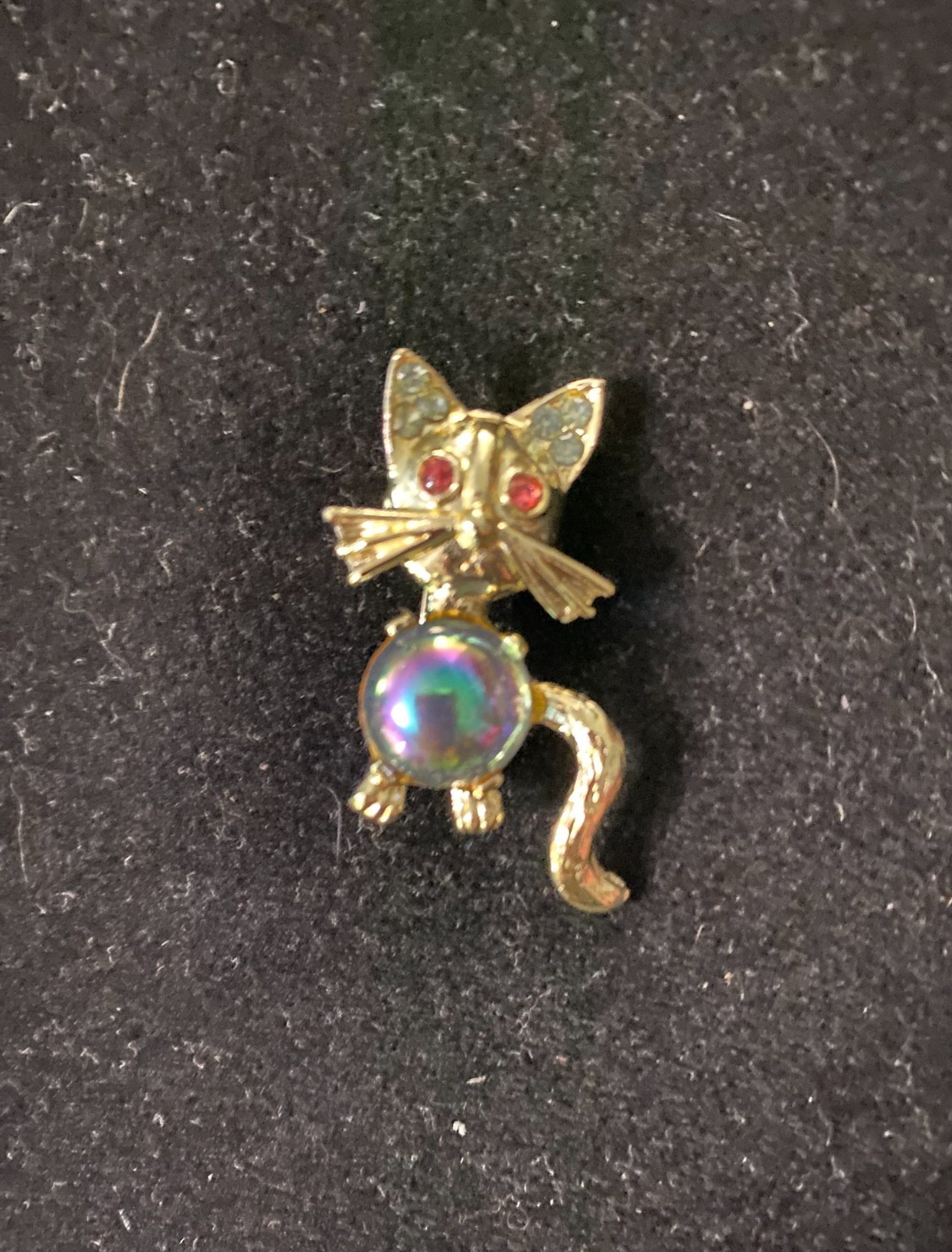 Vintage Jelly Belly Figural Cat Brooch Scatter Pin with Rhinestone Accent Ears