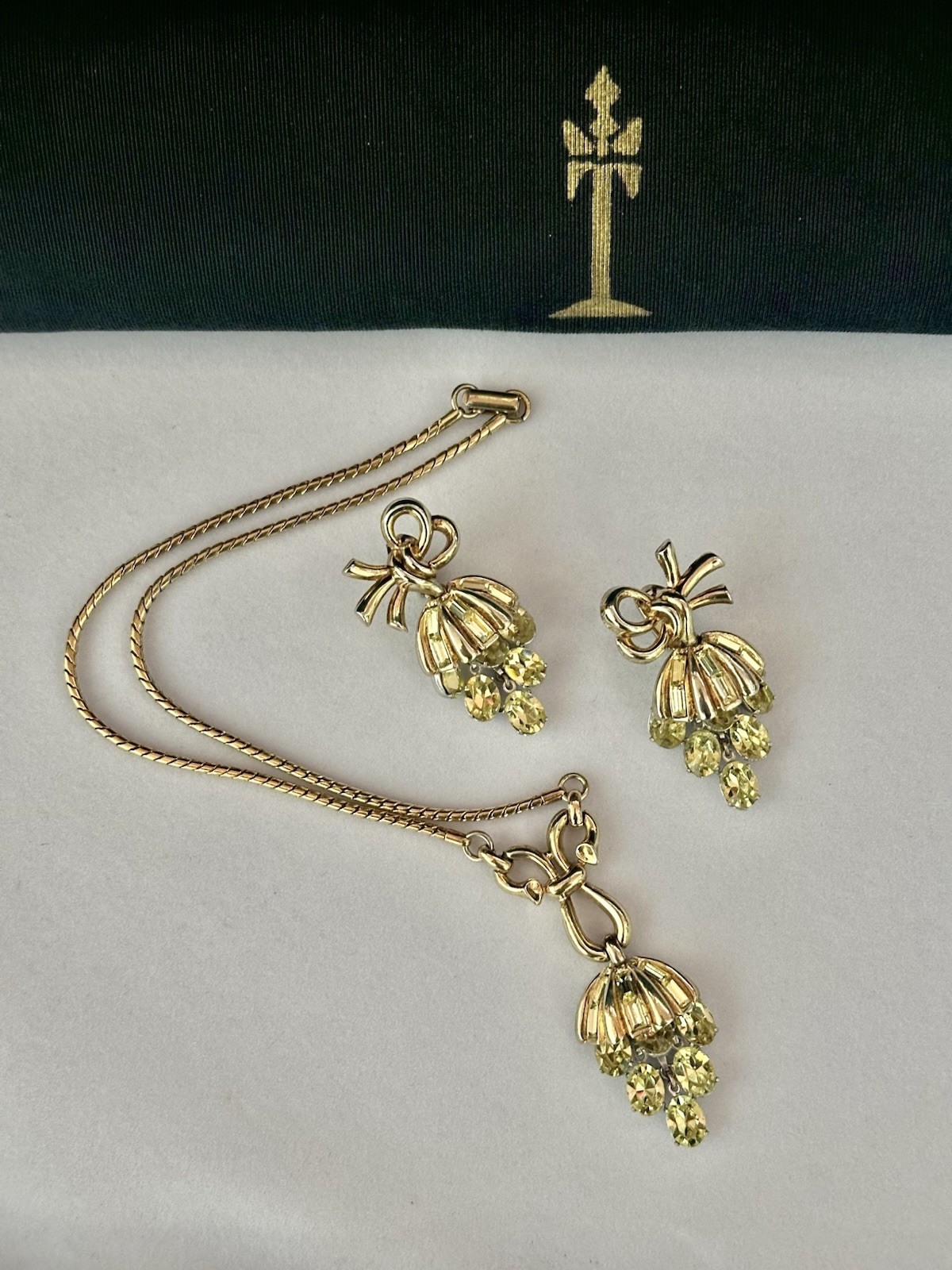 TRIFARI “Grapes” Set 1950 Jonquil Trifanium Alfred Philippe PAT PEND w/Box