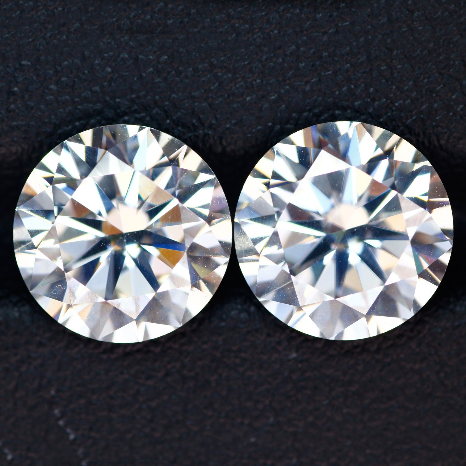 1.49 Ct VVS [2Pcs Pair] Brilliant Round Cut 6.1 MM White Color Less Moissanite