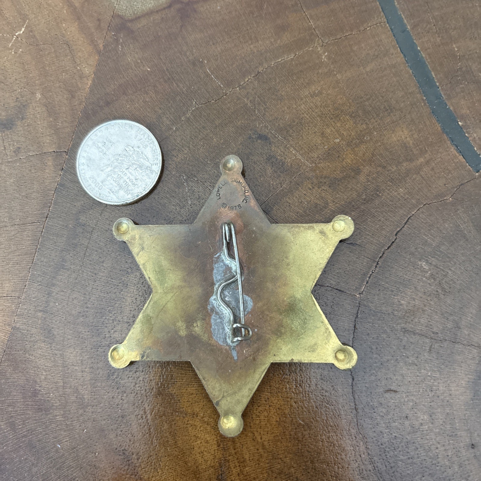 1970s Lowell Sigmund Brass Star Jet Setter Pin Designer