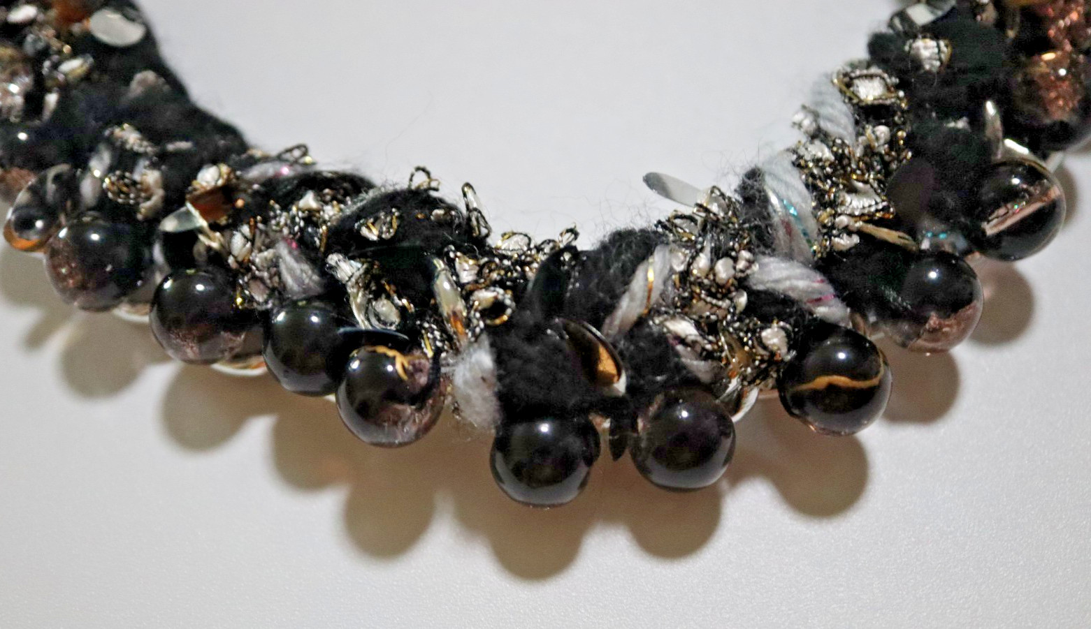 NECKLACE BRAIDED BEADED BLACK SILVER GOLD (no red) W/GLASS BEADS HAND MADE 20-21