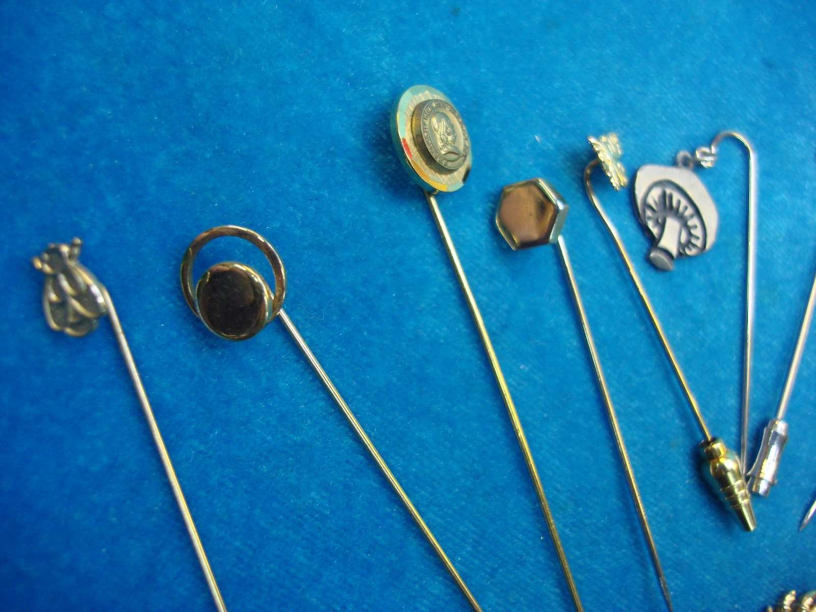 15 DIFF. VINTAGE STICK PINS – PRETTY!